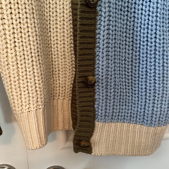 Color-Block Button-Up Cardigan - Picture 3 of 10